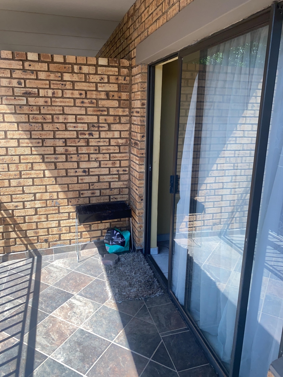 2 Bedroom Property for Sale in Potchefstroom North West